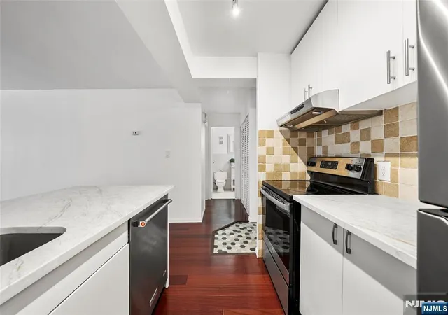 Photo 3 of Condo for sale at 333 Grand Ave #2M, Palisades Park, NJ 07650 | MLS# 26032848 | Listing updated on 2026-09-13