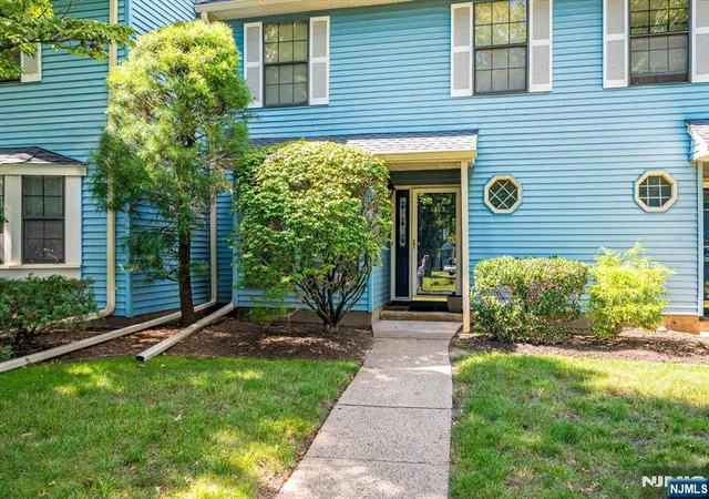 Photo 3 of Townhouse for sale at 1303 Timber Oaks Rd #1303, Edison, NJ 08820 | MLS# 26032861 | Listing updated on 2026-09-05