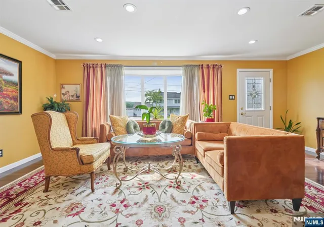 Photo 3 of House for sale at 20 Leonard Ter, Wayne, NJ 07470 | MLS# 26032871 | Listing updated on 2026-09-04