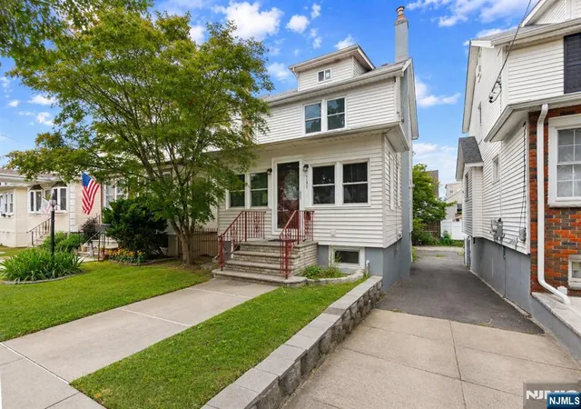 Photo 2 of Single family home for sale at 731 Humboldt St, Secaucus, NJ 07094 | MLS# 26032875 | Listing updated on 2026-09-13