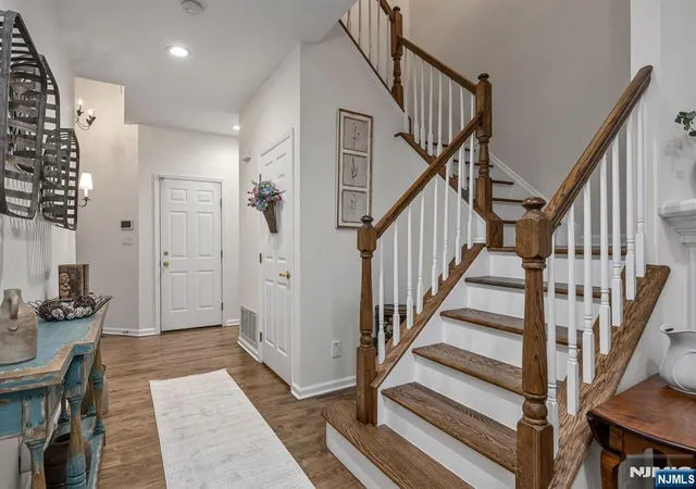 Photo 3 of Townhouse for sale at 4 Kingsley Evans Cir, Oakland, NJ 07436 | MLS# 26032946 | Listing updated on 2026-09-15