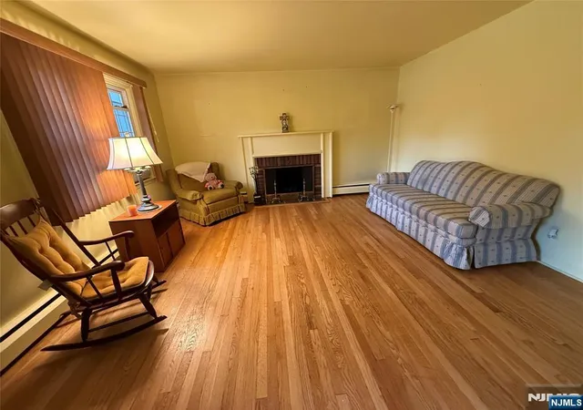 Photo 4 of Single family home for sale at 76 Linwood Ave, Midland Park, NJ 07432 | MLS# 26032959 | Listing updated on 2026-09-18