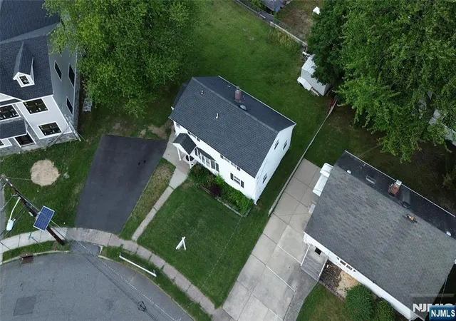 Photo 3 of Sale Pending at 92 Anderson Ave, Totowa, NJ 07512 | MLS# 26032961 | Listing updated on 2026-09-18