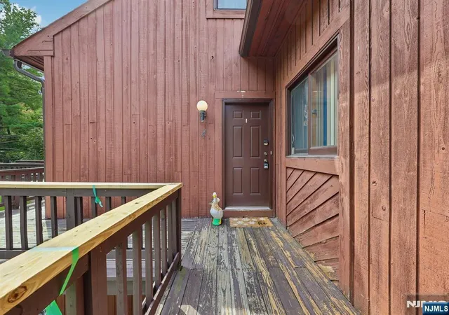 Photo 3 of Condo for sale at 1 Beaver Crk #4, Vernon, NJ 07462 | MLS# 26032965 | Listing updated on 2026-09-10