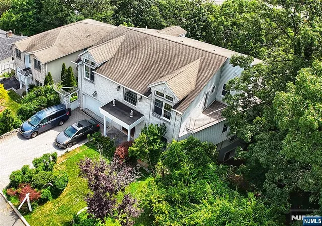 Photo 1 of Single family home for sale at 2186 Jones Rd, Fort Lee, NJ 07024 | MLS# 26032968 | Listing updated on 2026-09-01