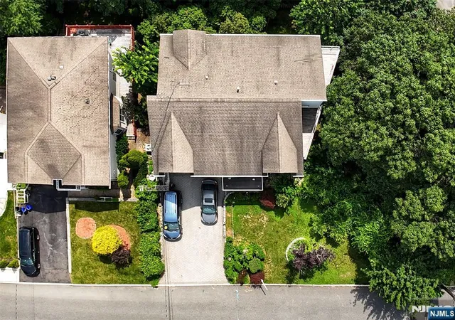 Photo 3 of Single family home for sale at 2186 Jones Rd, Fort Lee, NJ 07024 | MLS# 26032968 | Listing updated on 2026-09-01