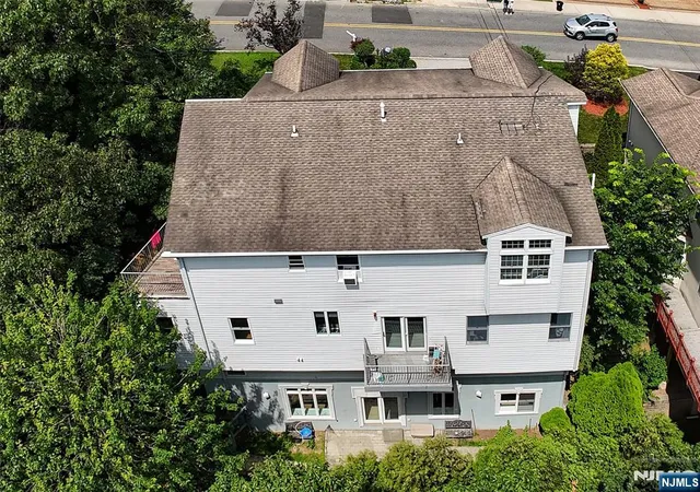 Photo 4 of Single family home for sale at 2186 Jones Rd, Fort Lee, NJ 07024 | MLS# 26032968 | Listing updated on 2026-09-01