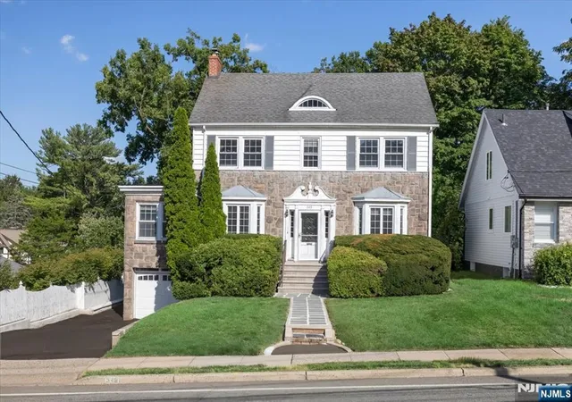Photo 1 of Single family home for sale at 549 Lincoln Ave, Glen Rock, NJ 07452 | MLS# 26032970 | Listing updated on 2026-09-15