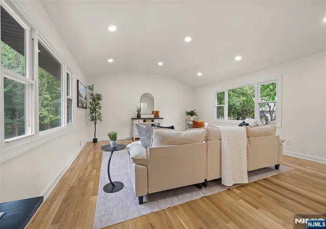 Photo 4 of House for sale at 100 Pier Ln, Fairfield, NJ 07004 | MLS# 26032987 | Listing updated on 2026-09-13