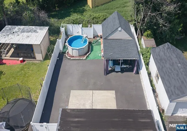 Photo 3 of Single family home for sale at 379 Chamberlain Ave, Paterson, NJ 07502 | MLS# 26032991 | Listing updated on 2026-09-08