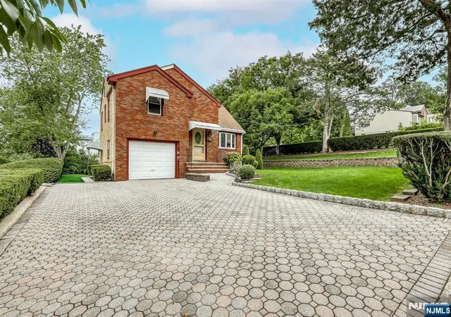 Photo 1 of Sale Pending at 105 Arnot Pl, Paramus, NJ 07652 | MLS# 26032999 | Listing updated on 2026-09-04