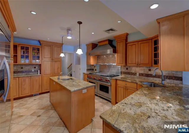 Photo 3 of Single family home for sale at 25 Morningside, Little Falls, NJ 07424 | MLS# 26033054 | Listing updated on 2026-10-28