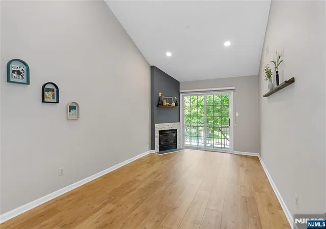 Listing Photo 5 - Condo for sale in building located at 314 Cambridge Dr, Butler, NJ 07405 - Unit #70
