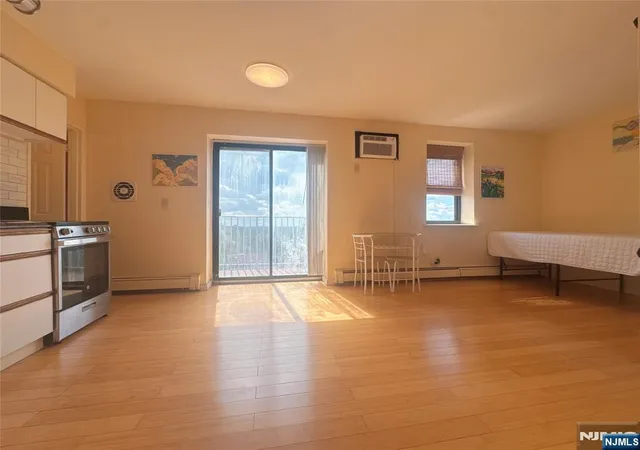 Listing Photo 4 - Condo for sale in building located at 201 12Th St, Palisades Park, NJ 07650 - Unit #18