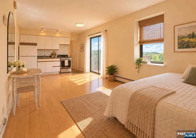 Listing Photo 5 - Condo for sale in building located at 201 12Th St, Palisades Park, NJ 07650 - Unit #18