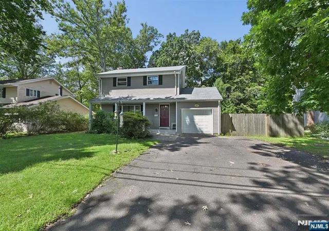 Photo 3 of Sale Pending at 91 Legion Pl, Hillsdale, NJ 07642 | MLS# 26033115 | Listing updated on 2026-09-15
