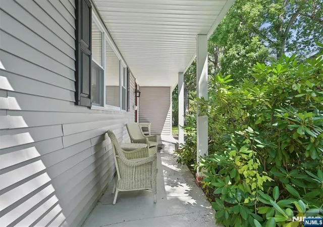 Photo 4 of Sale Pending at 91 Legion Pl, Hillsdale, NJ 07642 | MLS# 26033115 | Listing updated on 2026-09-15