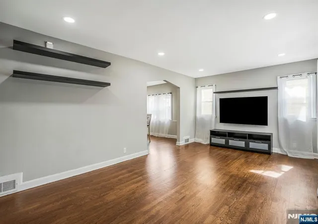 Photo 4 of Single family home for sale at 16 Pleasant, Belleville, NJ 07109 | MLS# 26033121 | Listing updated on 2026-09-01