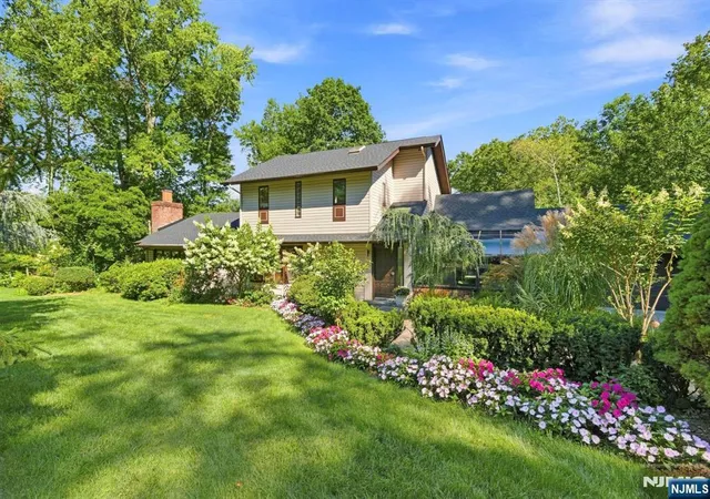 Photo 2 of Sale Pending at 343 Sunset Rd, Pequannock Township, NJ 07444 | MLS# 26033127 | Listing updated on 2026-10-01