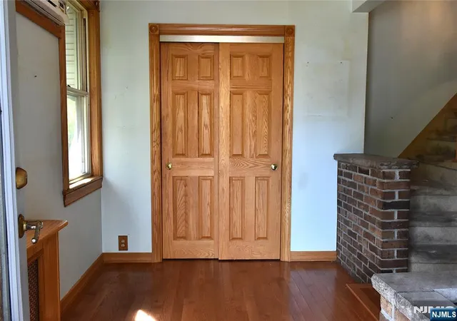 Photo 3 of Single family home for sale at 3 Linden Ave, Elmwood Park, NJ 07407 | MLS# 26033139 | Listing updated on 2026-09-18