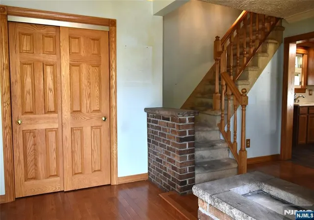 Photo 4 of Single family home for sale at 3 Linden Ave, Elmwood Park, NJ 07407 | MLS# 26033139 | Listing updated on 2026-09-18