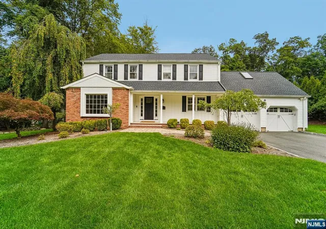 Photo 1 of Sale Pending at 17 Colonial Dr, Allendale, NJ 07401 | MLS# 26033158 | Listing updated on 2026-09-16