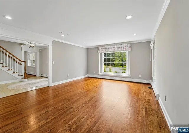 Photo 4 of Sale Pending at 17 Colonial Dr, Allendale, NJ 07401 | MLS# 26033158 | Listing updated on 2026-09-16