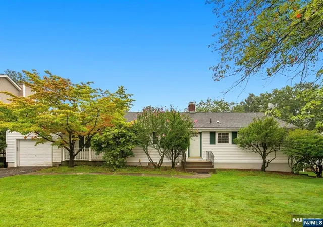 Photo 1 of Sale Pending at 427 West Ave, Northvale, NJ 07647 | MLS# 26033171 | Listing updated on 2026-09-11