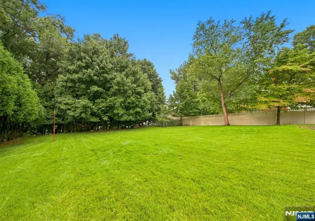 Photo 3 of Sale Pending at 427 West Ave, Northvale, NJ 07647 | MLS# 26033171 | Listing updated on 2026-09-11