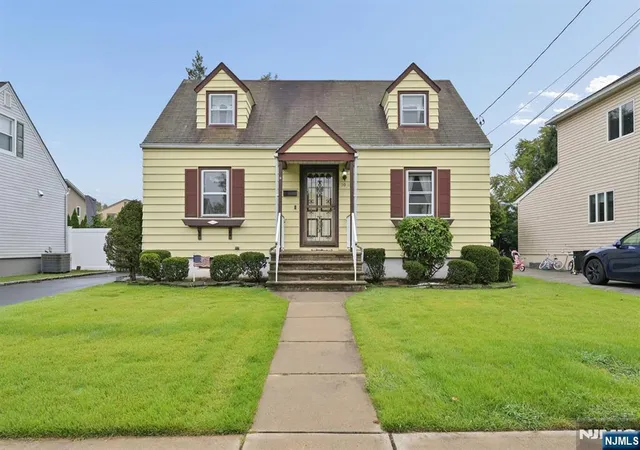 Photo 1 of Sale Pending at 39 18 Jasper Rd, Fair Lawn, NJ 07410 | MLS# 26033193 | Listing updated on 2026-10-13