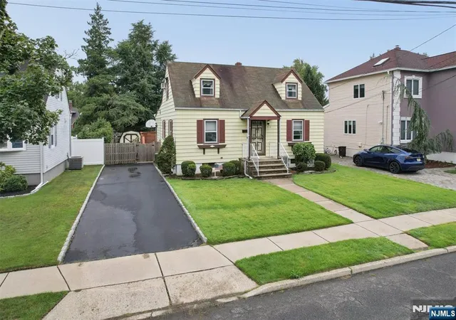 Photo 2 of Sale Pending at 39 18 Jasper Rd, Fair Lawn, NJ 07410 | MLS# 26033193 | Listing updated on 2026-10-13