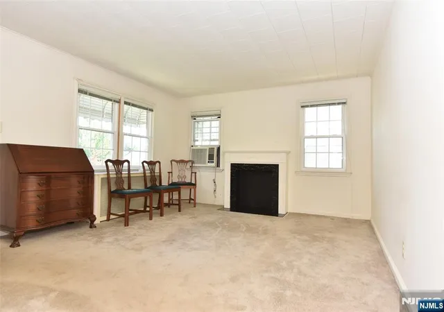 Photo 4 of Single family home for sale at 12 Woodside Ave, Hawthorne, NJ 07506 | MLS# 26033196 | Listing updated on 2026-09-17