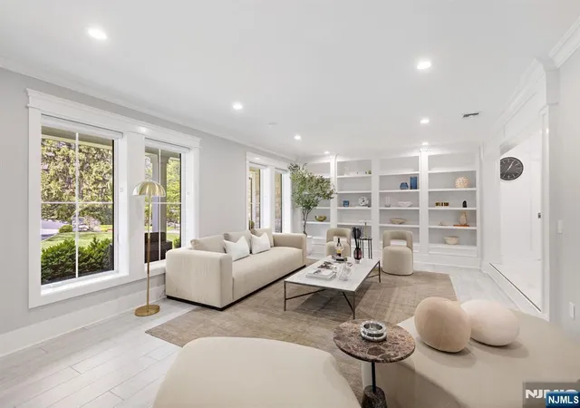Photo 3 of Single family home for sale at 315 Freemans Ln, Franklin Lakes, NJ 07417 | MLS# 26033210 | Listing updated on 2026-09-13
