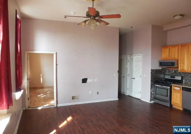 Listing Photo 4 - Condo for sale in building located at 18 Market St, Paterson City, NJ 07501 - Unit #301