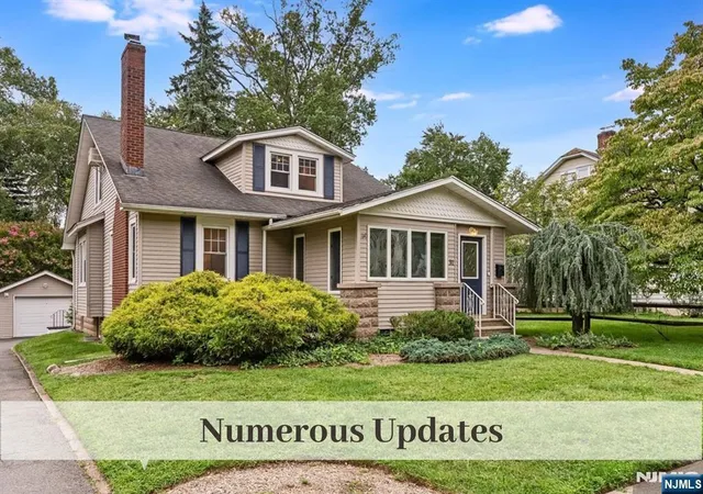 Photo 3 of Single family home for sale at 31 Kent Rd, Glen Rock, NJ 07452 | MLS# 26033236 | Listing updated on 2026-09-13