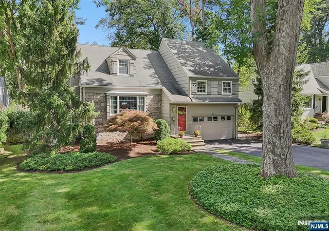 Photo 1 of Sale Pending at 401 Hamilton Rd, Ridgewood, NJ 07450 | MLS# 26033239 | Listing updated on 2026-10-13