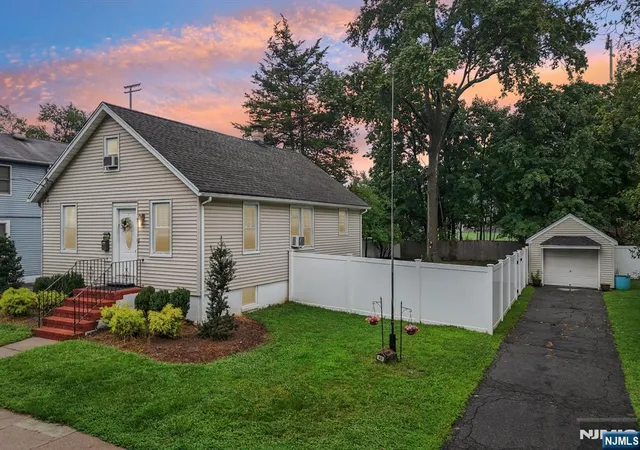 Photo 1 of Single family home for sale at 60 Palisade Ave, Emerson, NJ 07630 | MLS# 26033243 | Listing updated on 2026-09-15