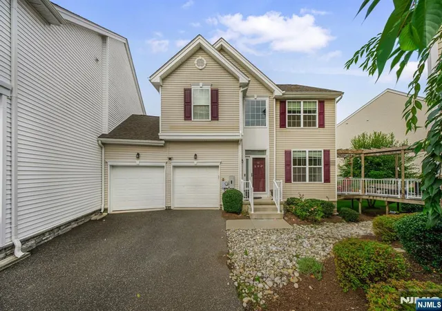 Photo 3 of Townhouse for sale at 96 Sowers Dr, Mount Olive Township, NJ 07840 | MLS# 26033248 | Listing updated on 2026-09-20