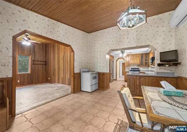 Photo 4 of Single family home for sale at 30 Hepburn Rd, Clifton, NJ 07012 | MLS# 26033257 | Listing updated on 2026-09-19