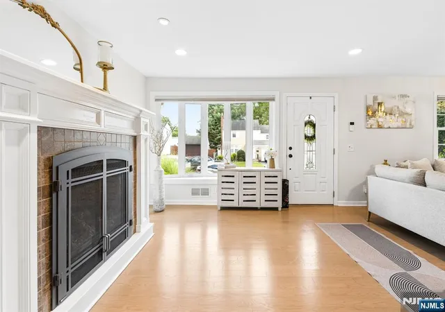 Photo 4 of Sale Pending at 79 Bergen Ave, Waldwick, NJ 07463 | MLS# 26033293 | Listing updated on 2026-09-19