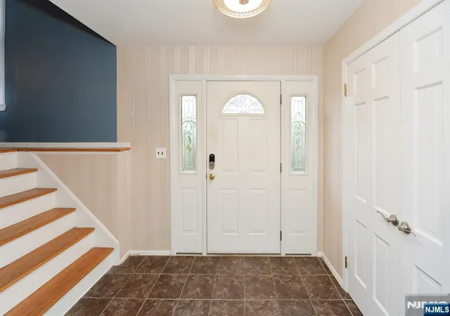 Photo 4 of Sale Pending at 10 Sieber Ct, Bergenfield, NJ 07621 | MLS# 26033297 | Listing updated on 2026-10-13