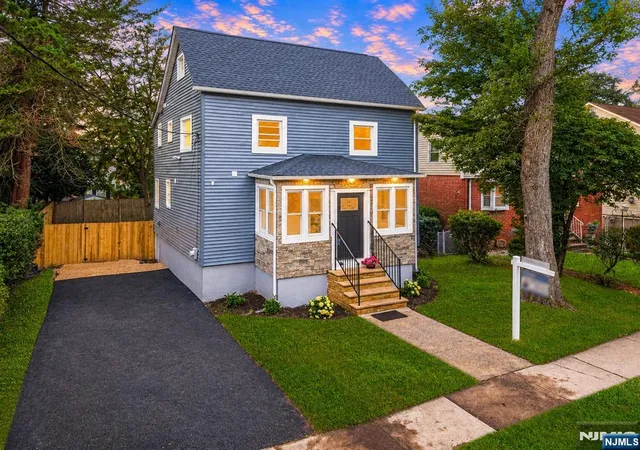 Photo 1 of Sale Pending at 152 Washington Pl, Teaneck, NJ 07666 | MLS# 26033298 | Listing updated on 2026-10-27