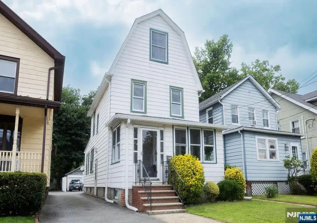 Photo 2 of Single family home for sale at 24 Maolis Ave, Bloomfield, NJ 07003 | MLS# 26033312 | Listing updated on 2026-09-13