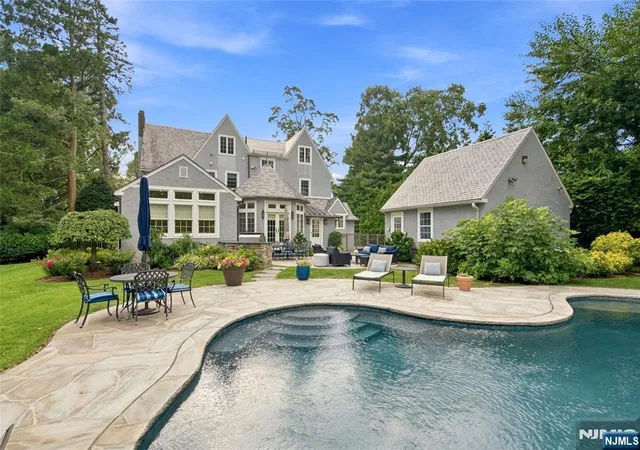 Photo 1 of Single family home for sale at 295 Hamilton Ave, Glen Rock, NJ 07452 | MLS# 26033322 | Listing updated on 2026-09-08