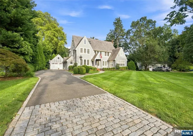 Photo 2 of Single family home for sale at 295 Hamilton Ave, Glen Rock, NJ 07452 | MLS# 26033322 | Listing updated on 2026-09-08