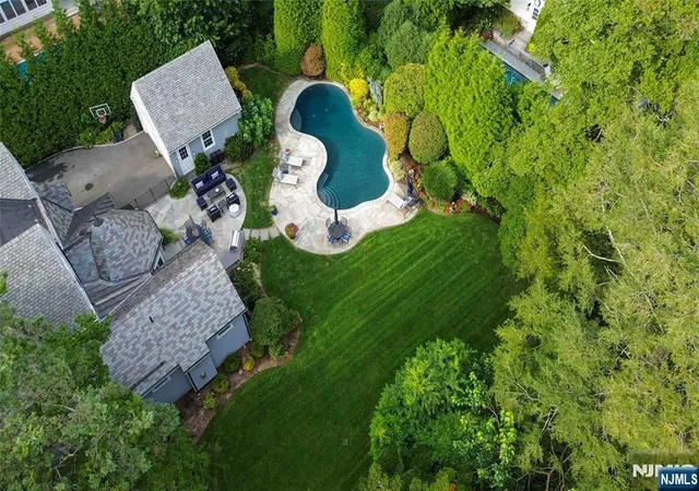 Photo 3 of Single family home for sale at 295 Hamilton Ave, Glen Rock, NJ 07452 | MLS# 26033322 | Listing updated on 2026-09-08