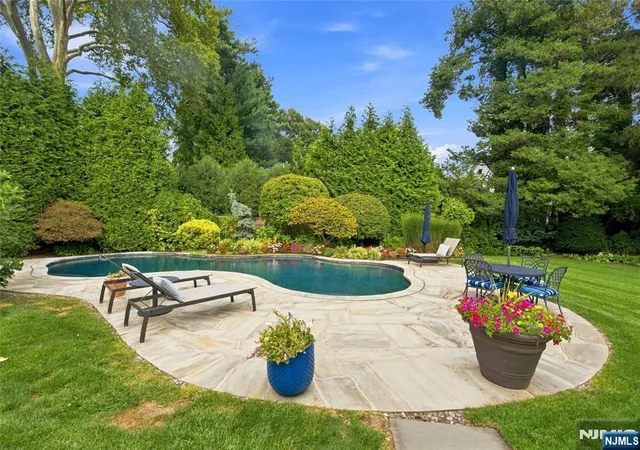 Photo 3 of Single family home for sale at 295 Hamilton Ave, Glen Rock, NJ 07452 | MLS# 26033322 | Listing updated on 2026-09-08