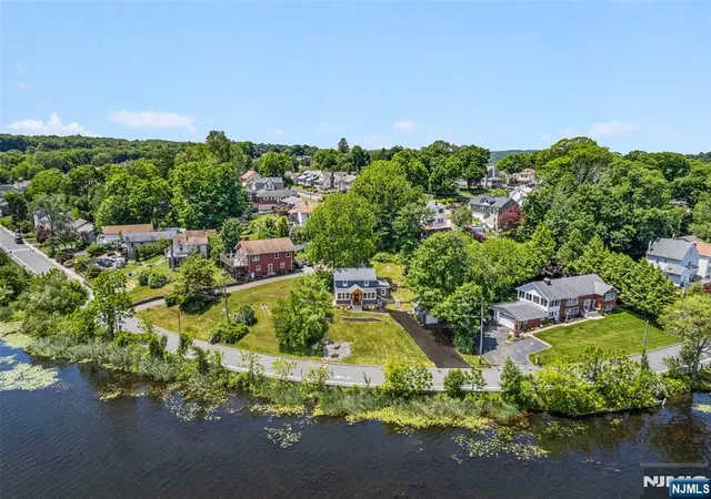 Photo 1 of Single family home for sale at 72 Koclas Dr, Netcong Borough, NJ 07857 | MLS# 26033335 | Listing updated on 2026-10-04