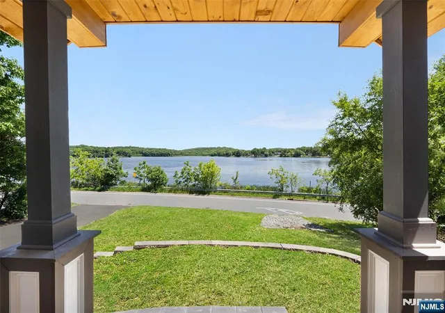 Photo 4 of Single family home for sale at 72 Koclas Dr, Netcong Borough, NJ 07857 | MLS# 26033335 | Listing updated on 2026-10-04