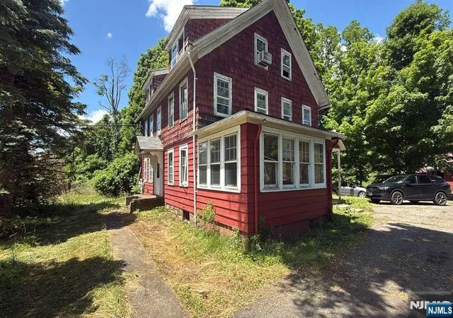 Photo 2 of Single family home for sale at 1581 Sussex Turnpike, Randolph Township, NJ 07869 | MLS# 26033357 | Listing updated on 2026-09-09